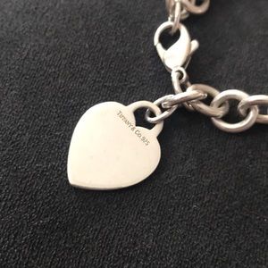 Heart tag charm bracelet. Sterling silver.